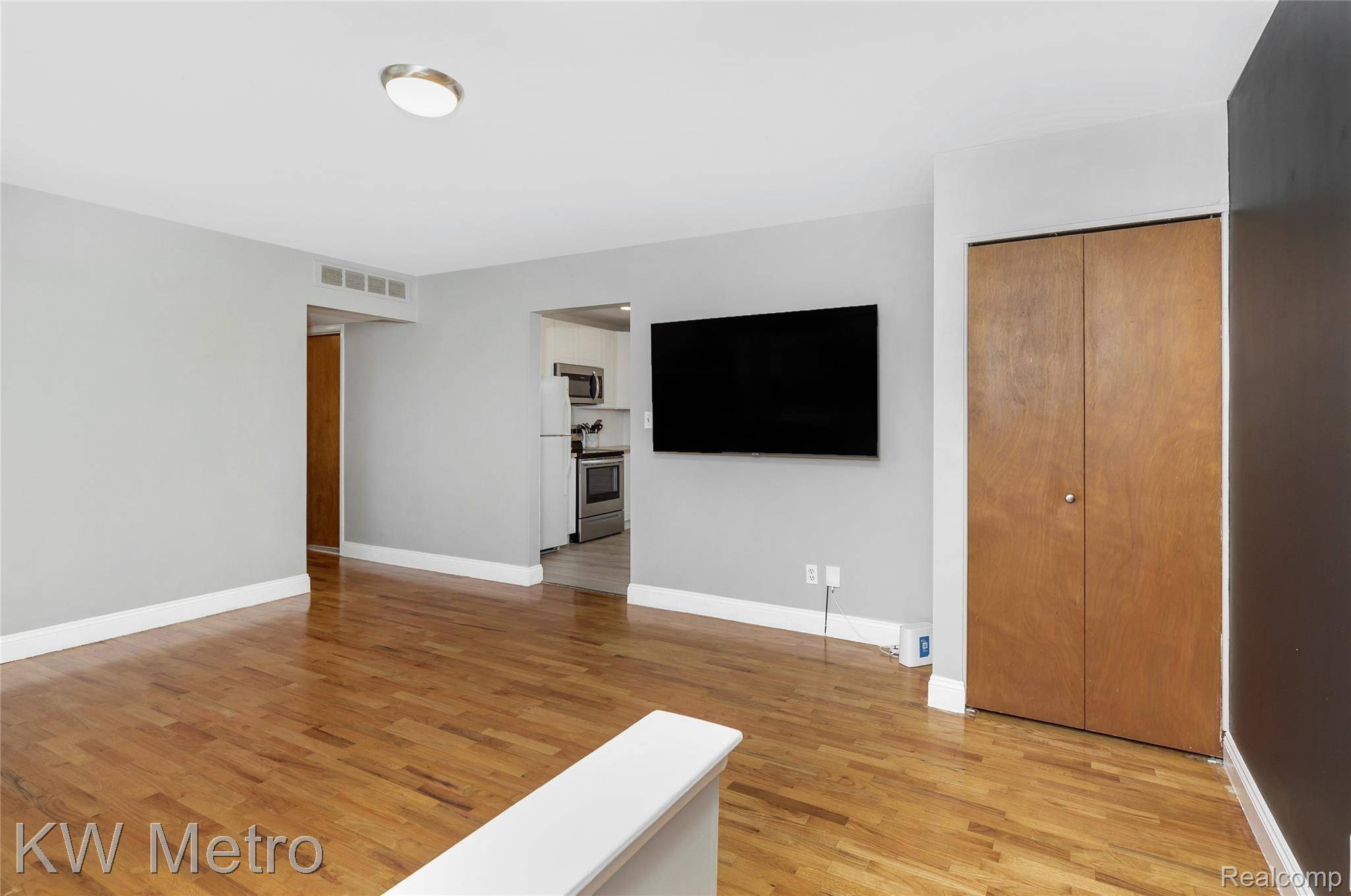 Warren, MI 48088,30419 Iroquois DR