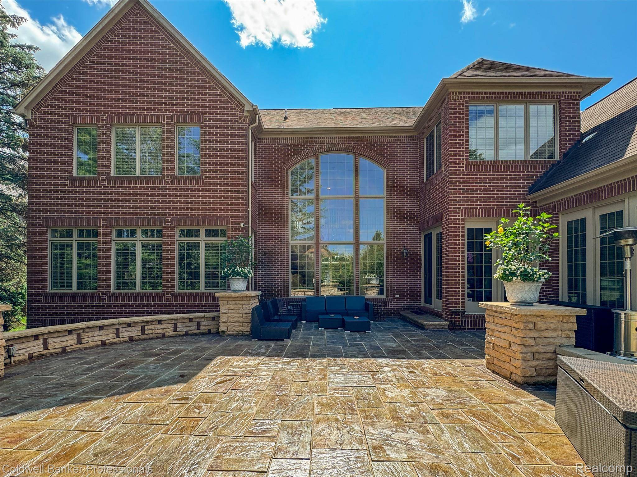 Rochester Hills, MI 48309,3755 Walnut Brook DR