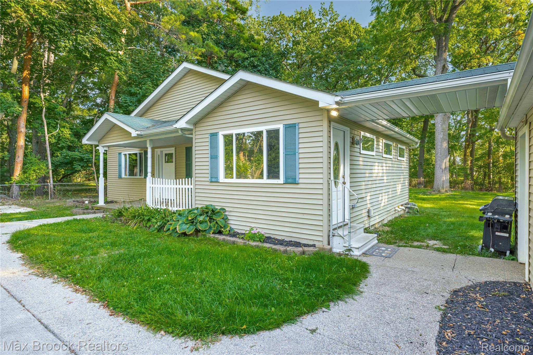 Waterford, MI 48328,4241 S Shore ST