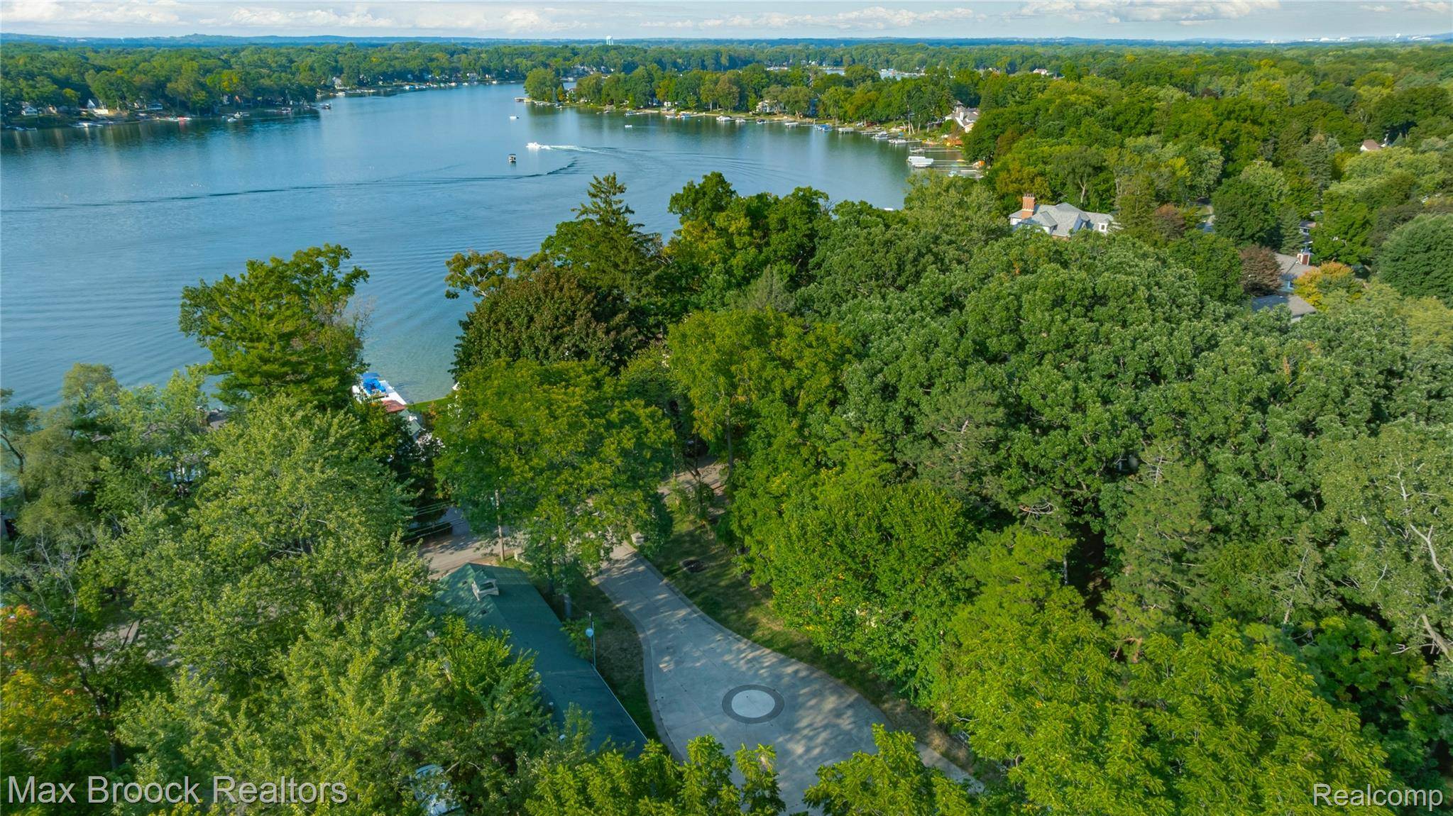 Waterford, MI 48328,4241 S Shore ST