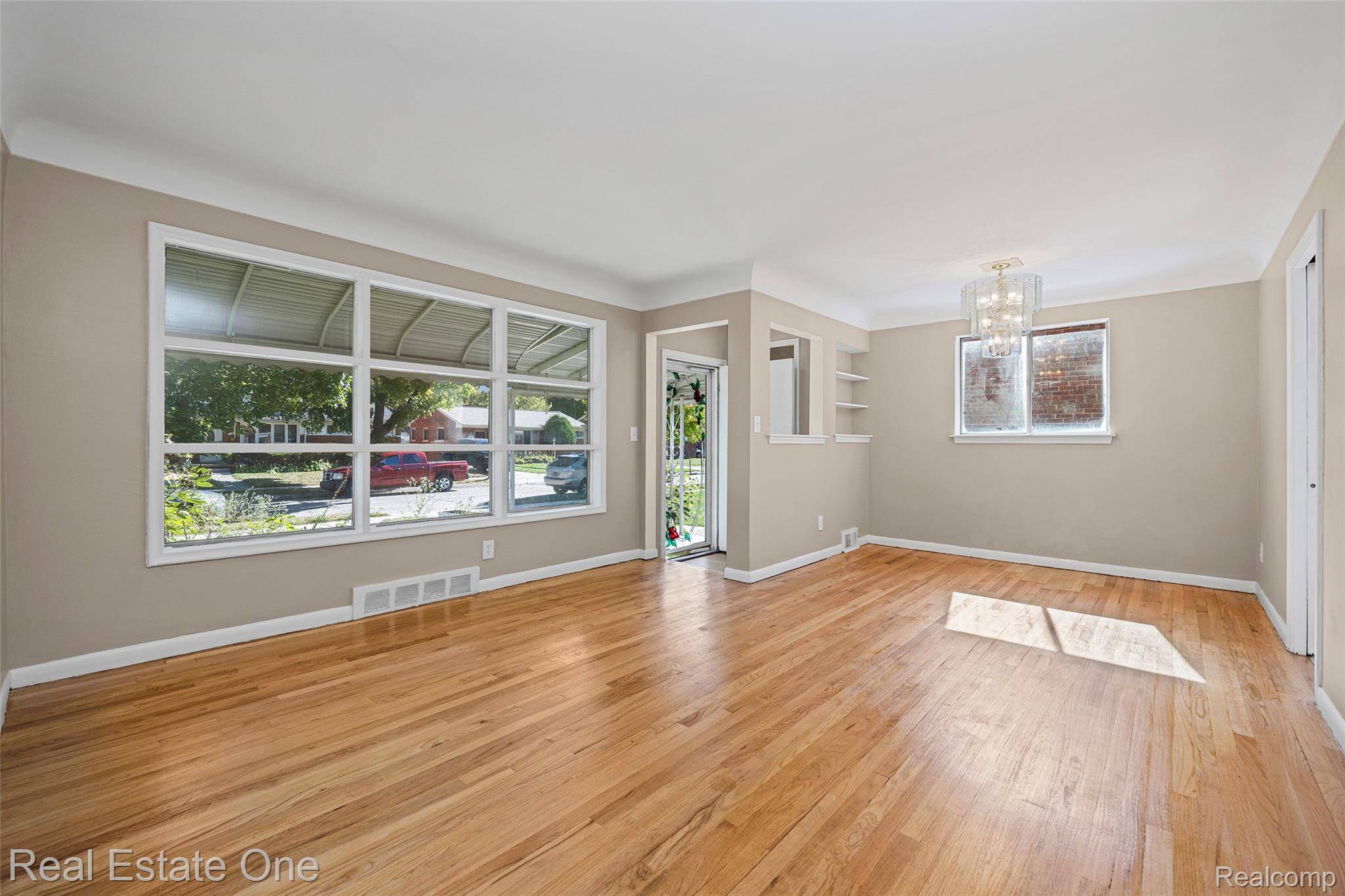 Oak Park, MI 48237,21961 Whitmore ST