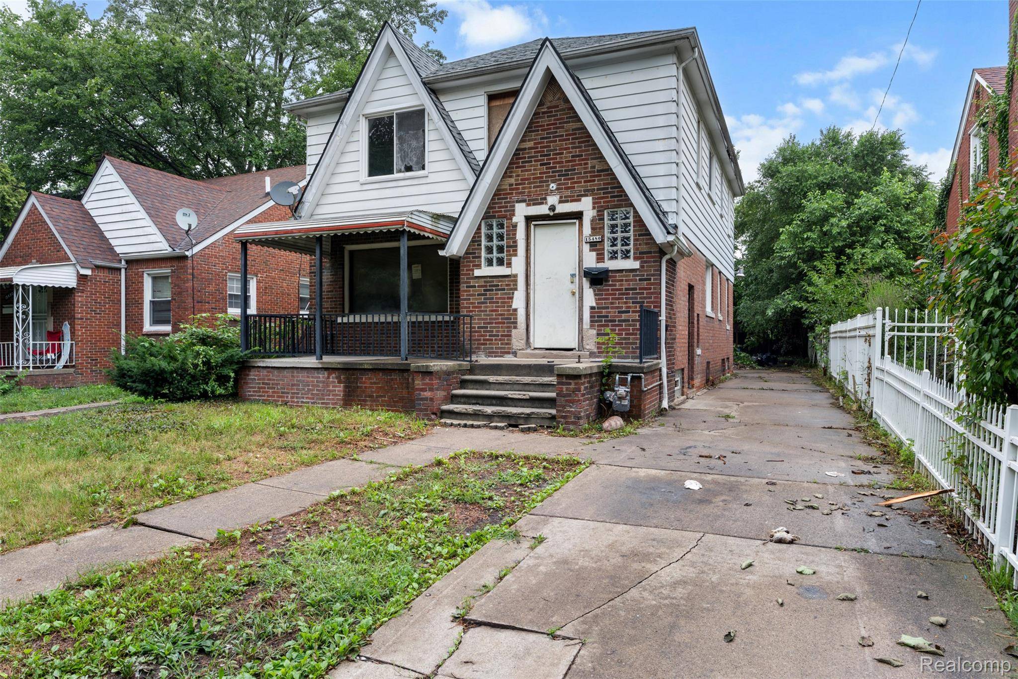 Detroit, MI 48227,15480 Winthrop ST