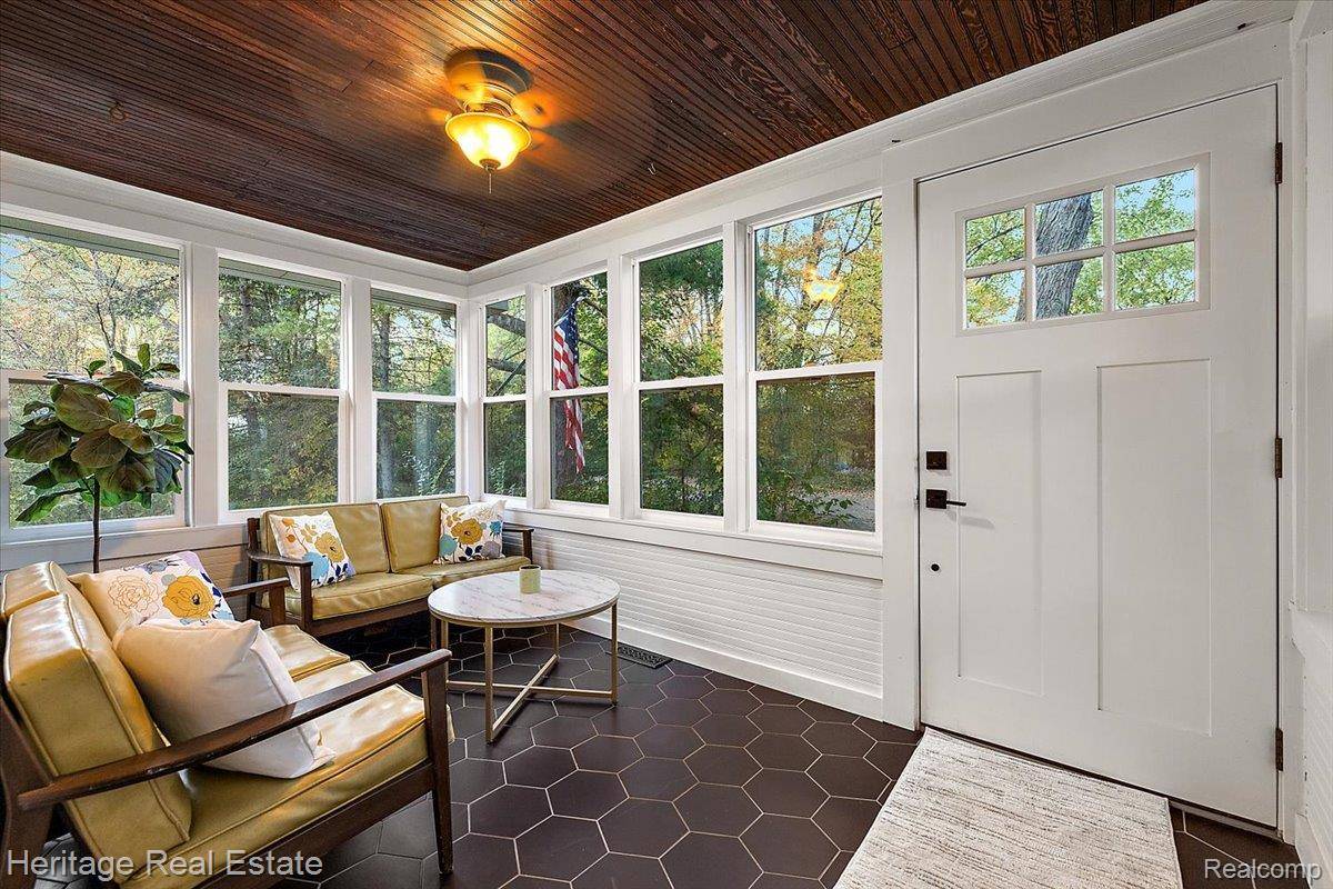 Auburn Hills, MI 48326,827 Alberta ST