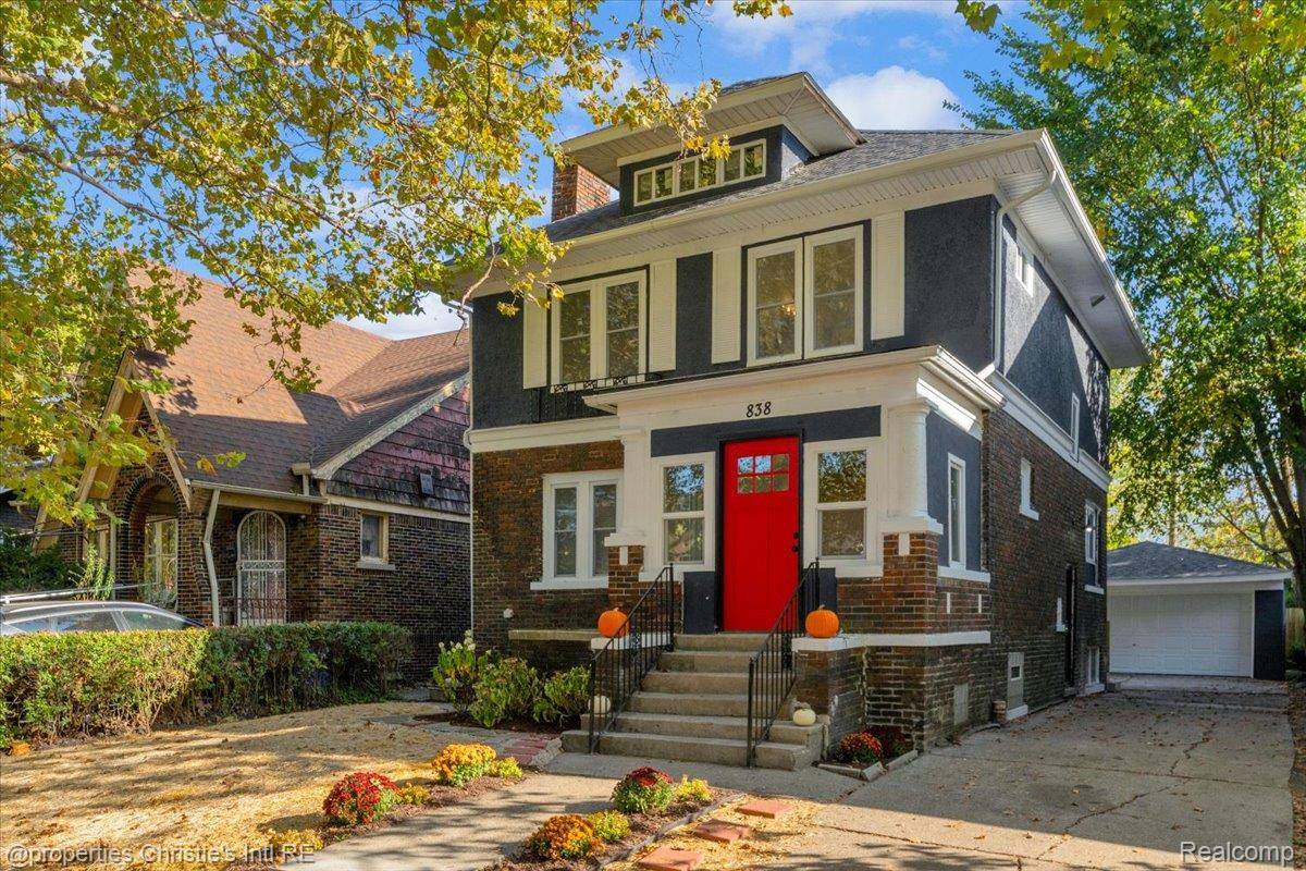 Detroit, MI 48215,838 Algonquin ST