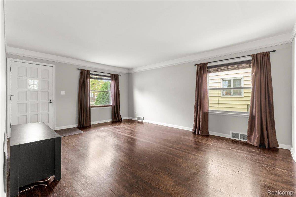 Berkley, MI 48072,1417 Eaton RD