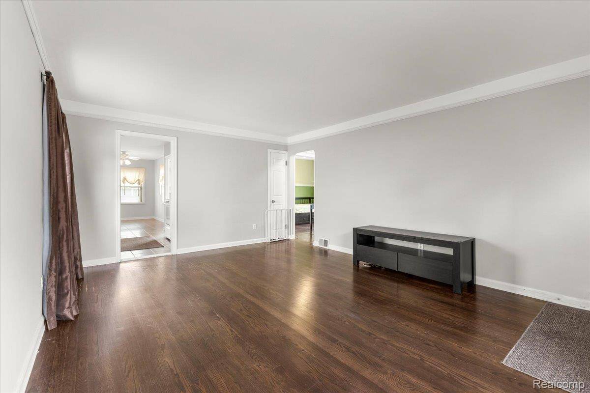 Berkley, MI 48072,1417 Eaton RD