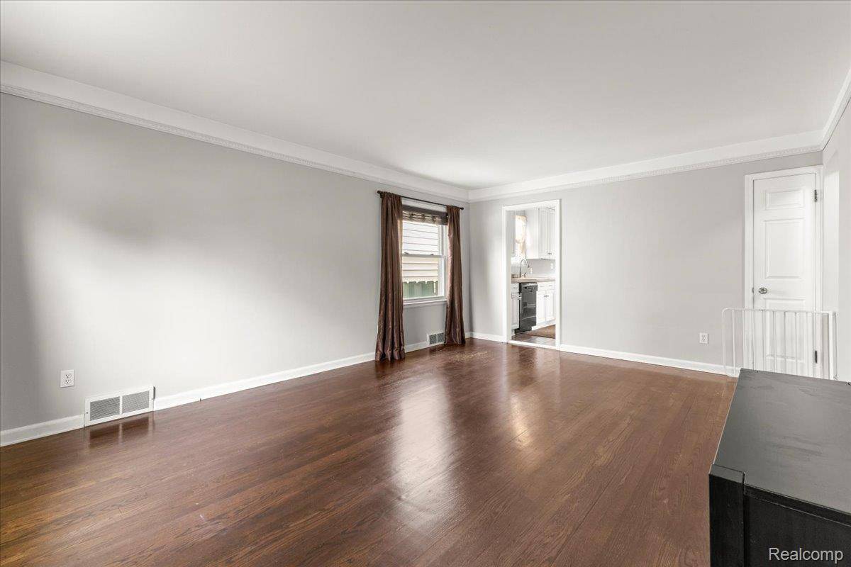 Berkley, MI 48072,1417 Eaton RD