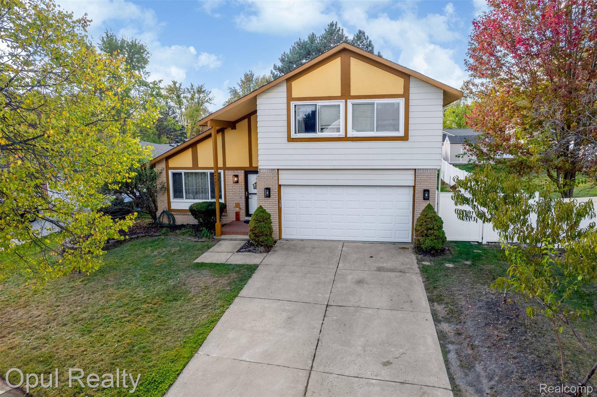 Novi, MI 48375,24397 Kings Pointe