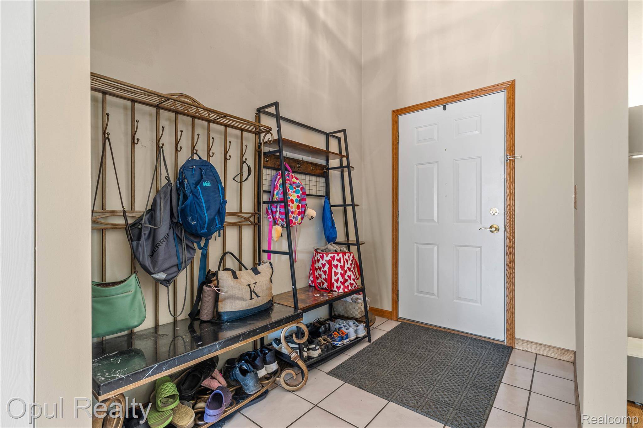 Novi, MI 48375,24397 Kings Pointe