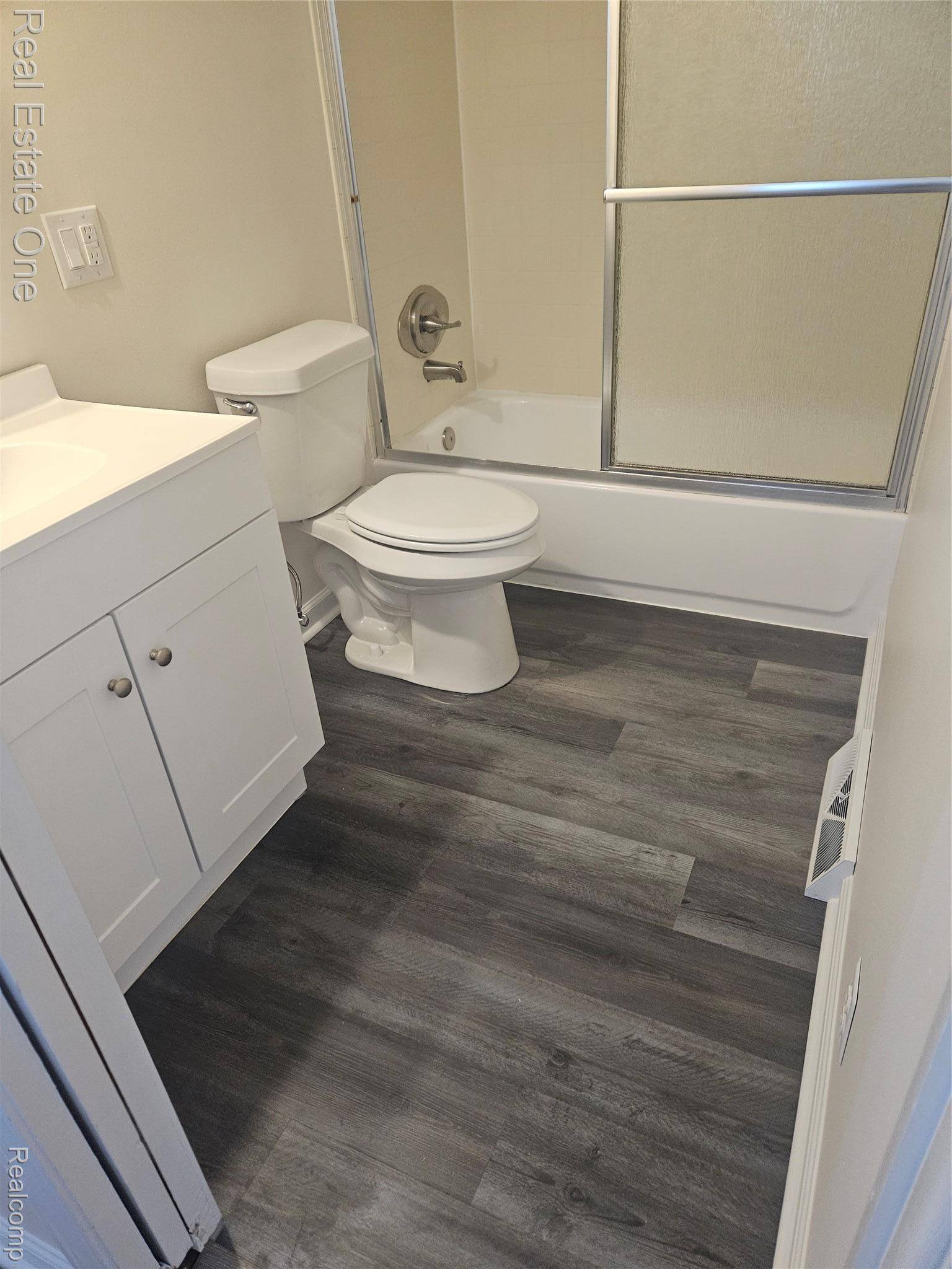 Waterford, MI 48329,6533 Cloverton DR