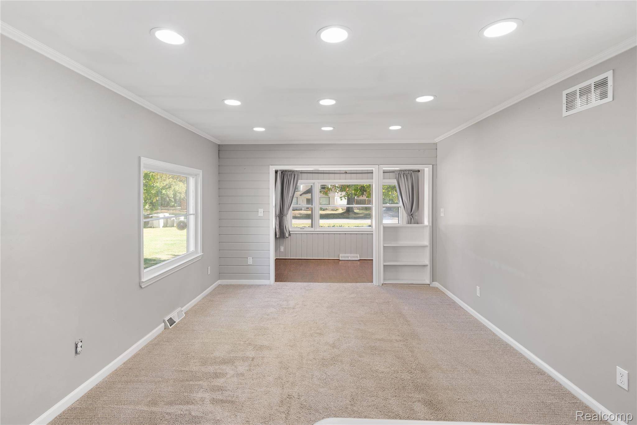 Waterford, MI 48329,4209 Laforest DR