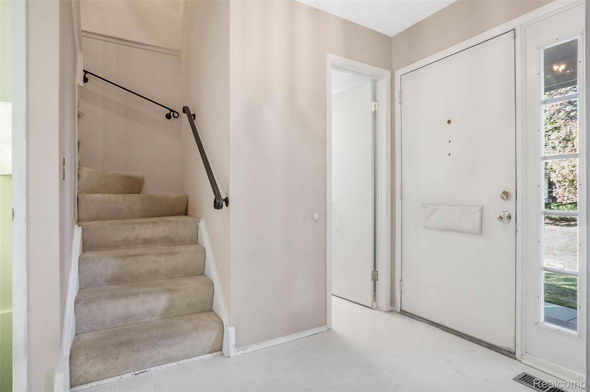 Novi, MI 48167,42142 Gladwin ST