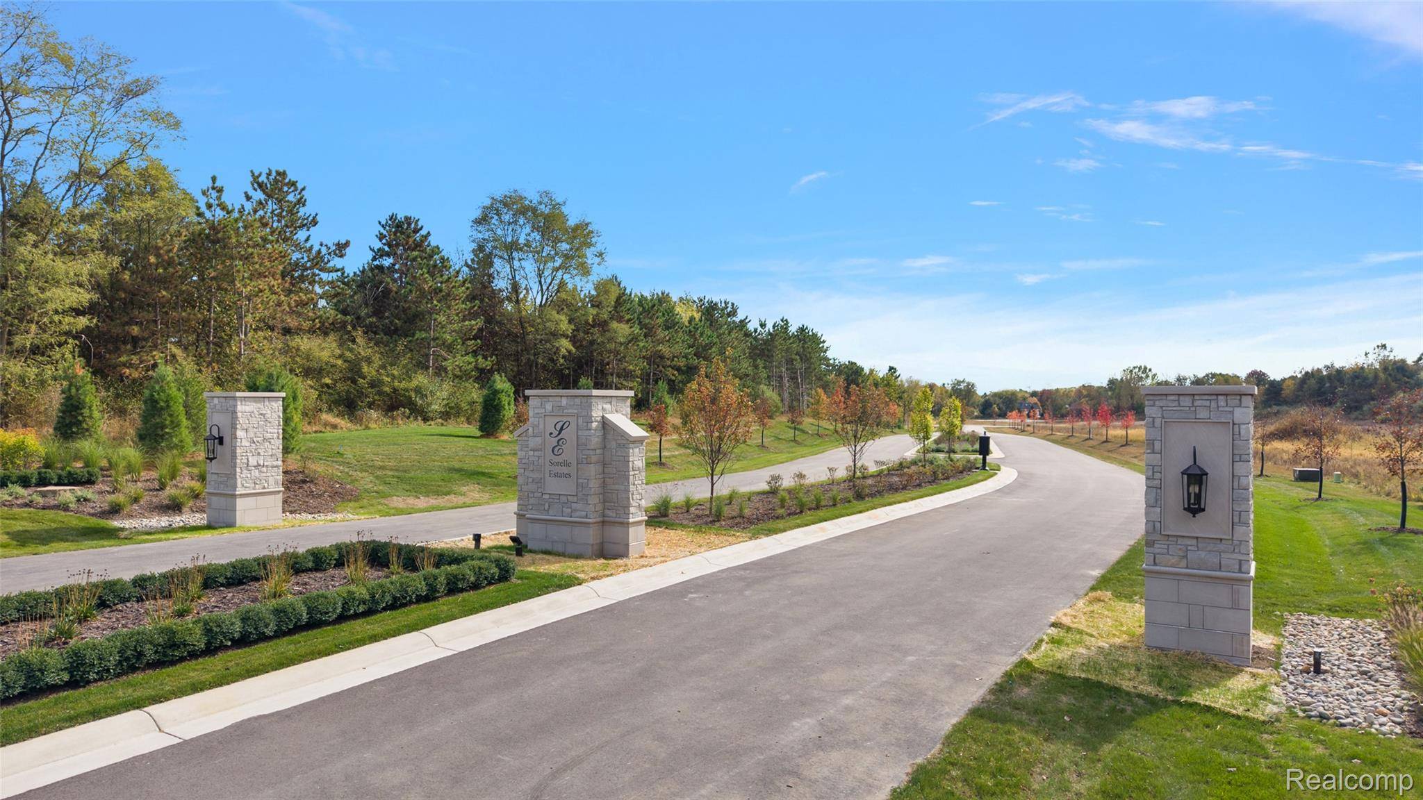 Oakland, MI 48306,3214 Pompilio DR