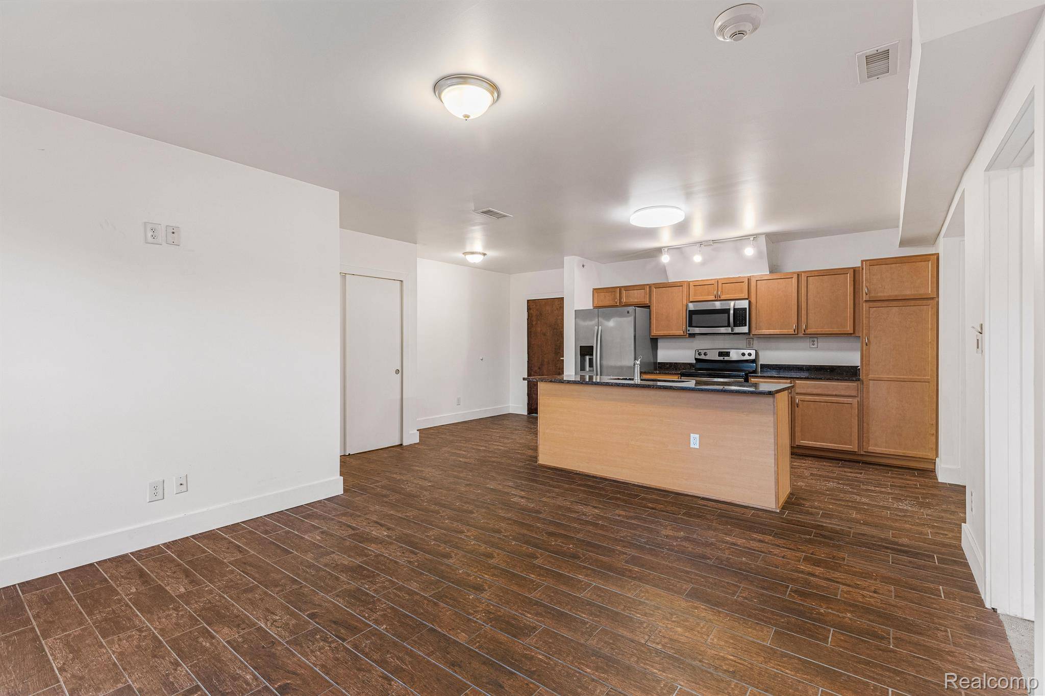 Detroit, MI 48202,609 E Kirby ST #100