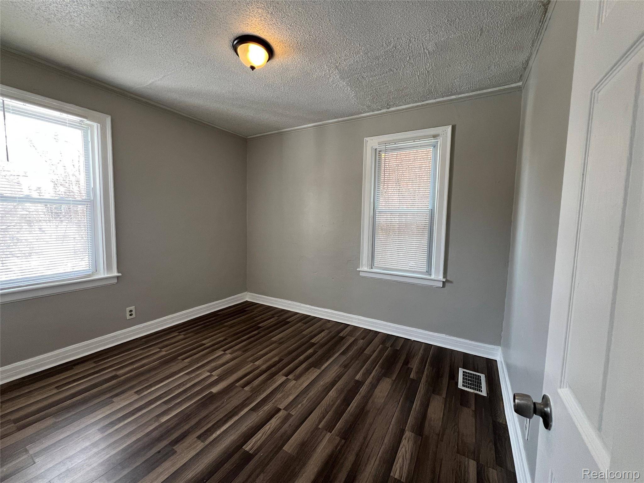 Detroit, MI 48227,14828 Sussex ST