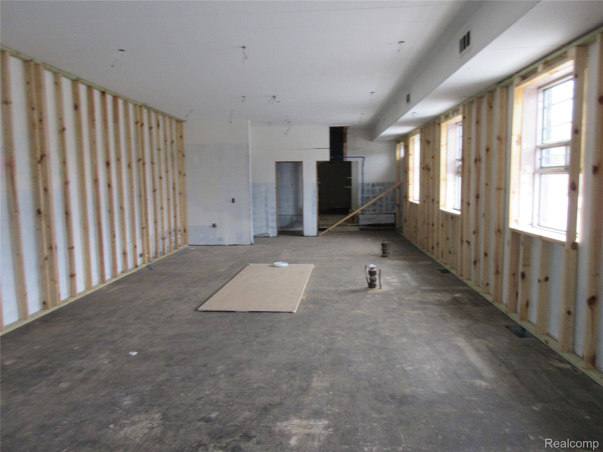 Detroit, MI 48224,16800 E WARREN AVE