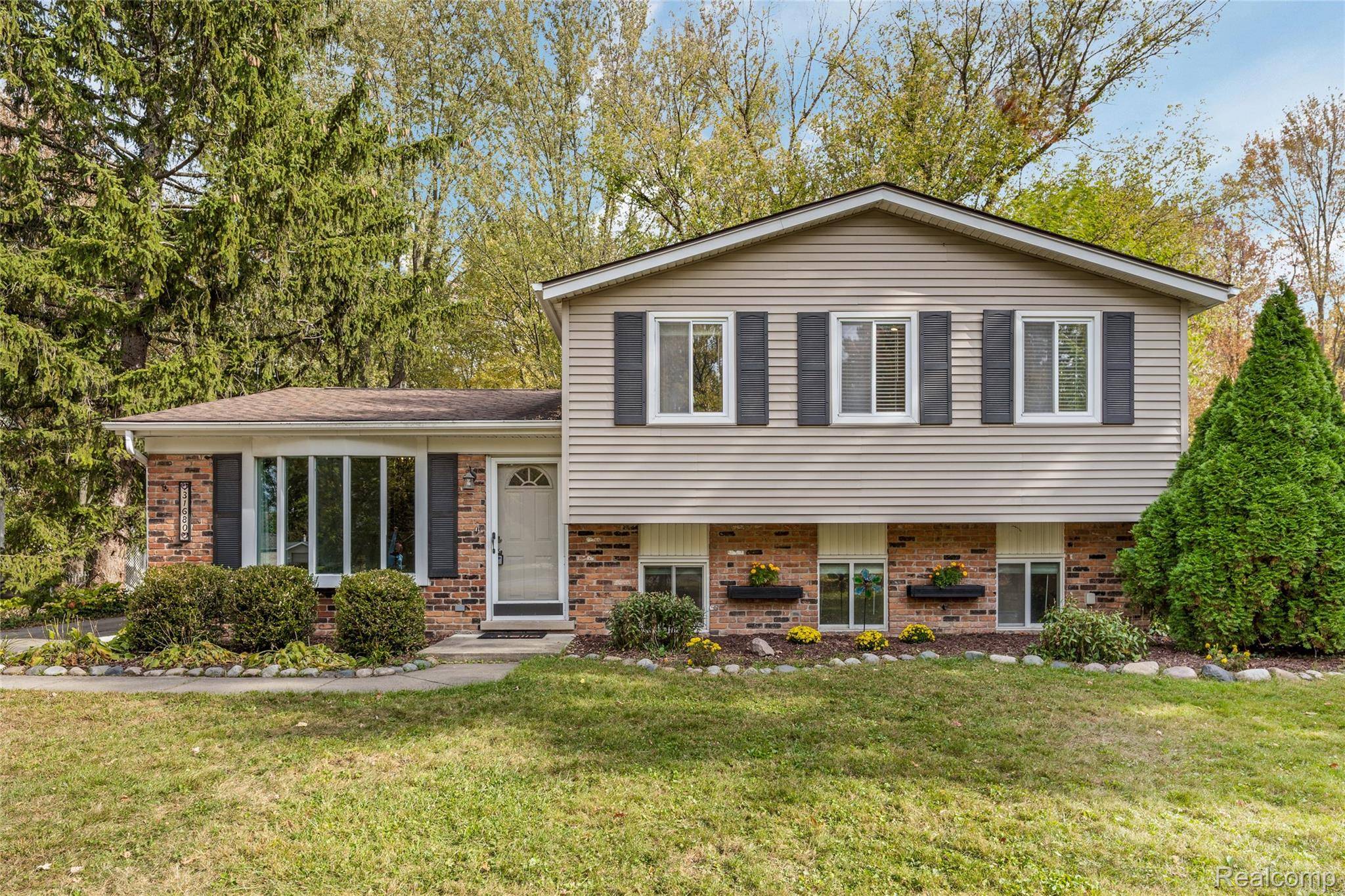 Fraser, MI 48026,31680 Mc Namee