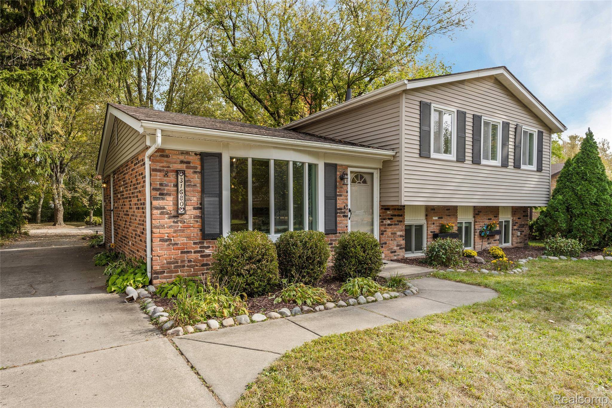 Fraser, MI 48026,31680 Mc Namee