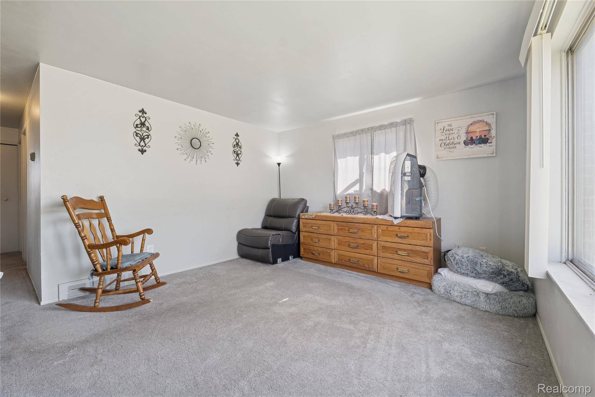 Romulus, MI 48174,15415 Oakbrook ST