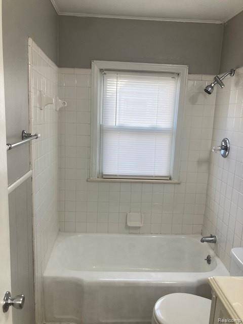 Harper Woods, MI 48225,18549 Elkhart ST