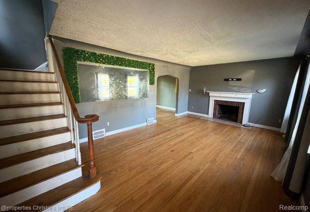 Detroit, MI 48224,9899 Balfour RD