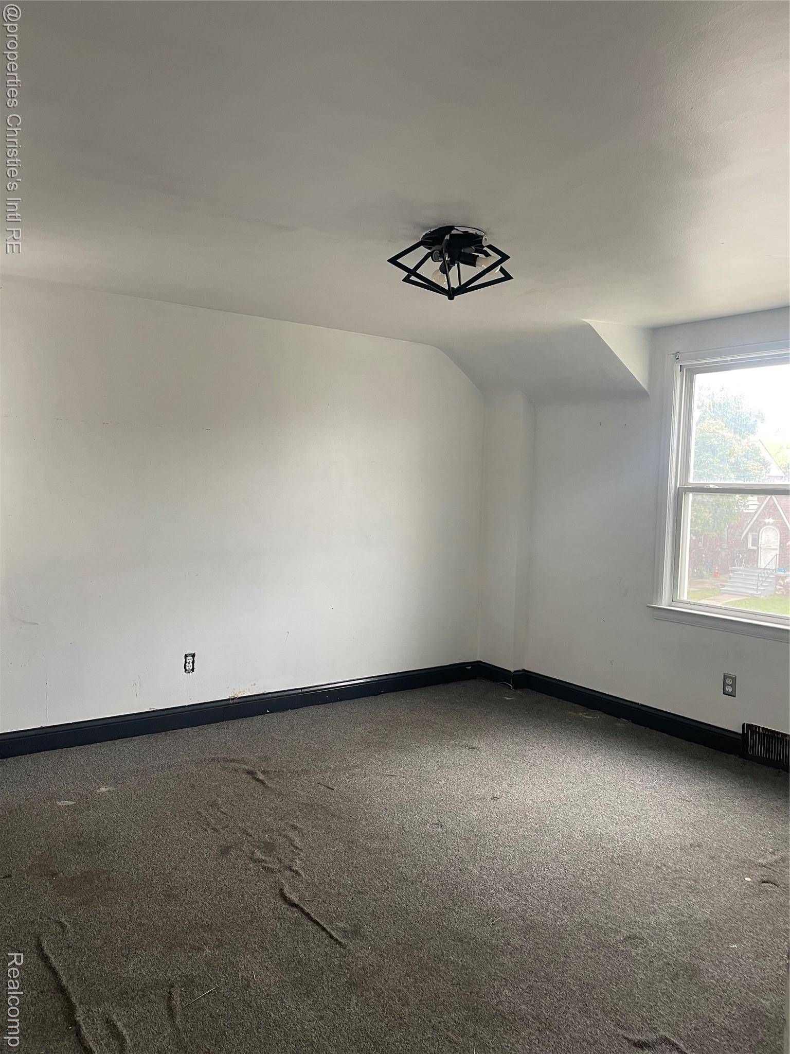 Detroit, MI 48224,9899 Balfour RD