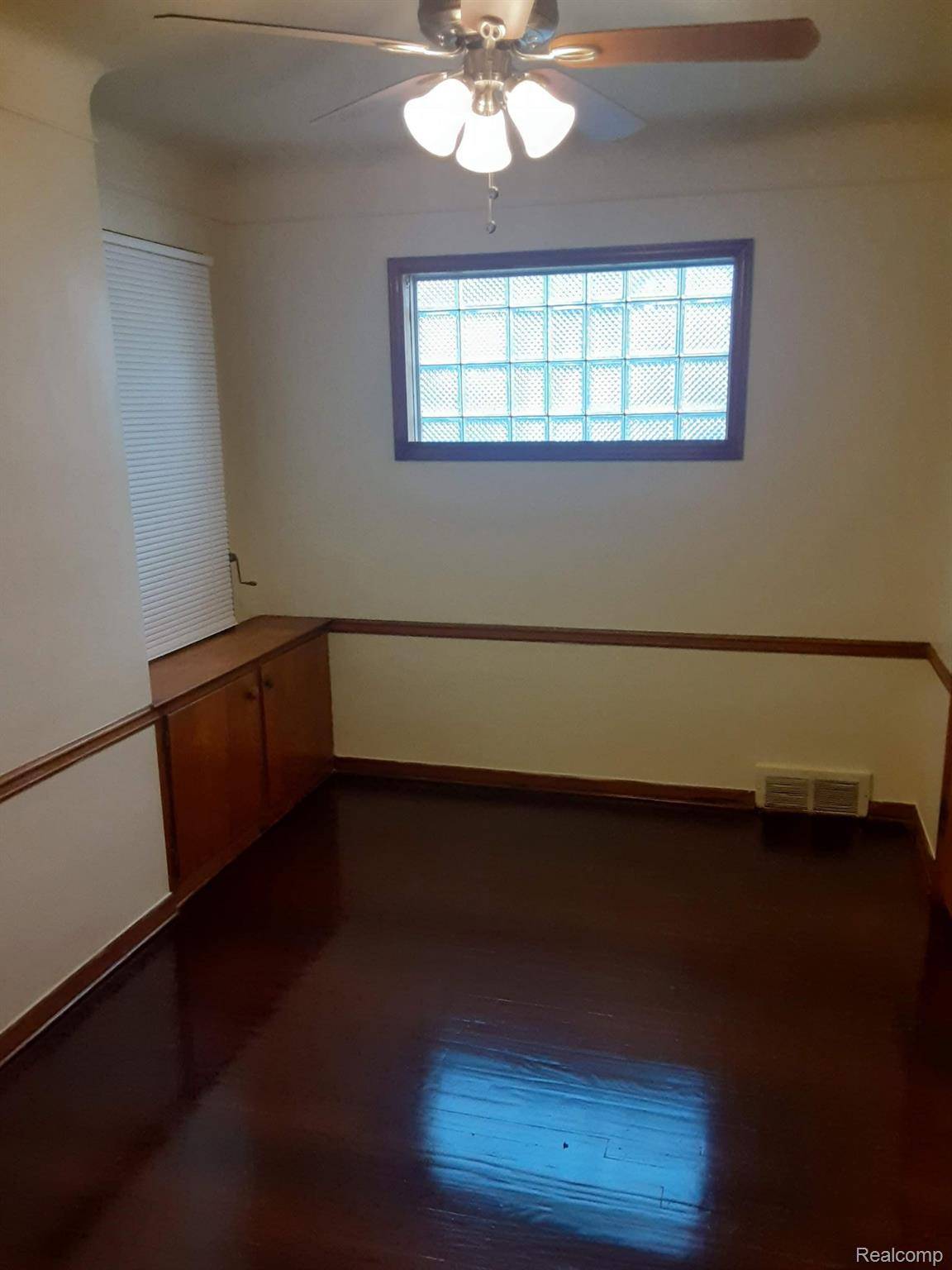 Detroit, MI 48219,17561 GREENVIEW AVE