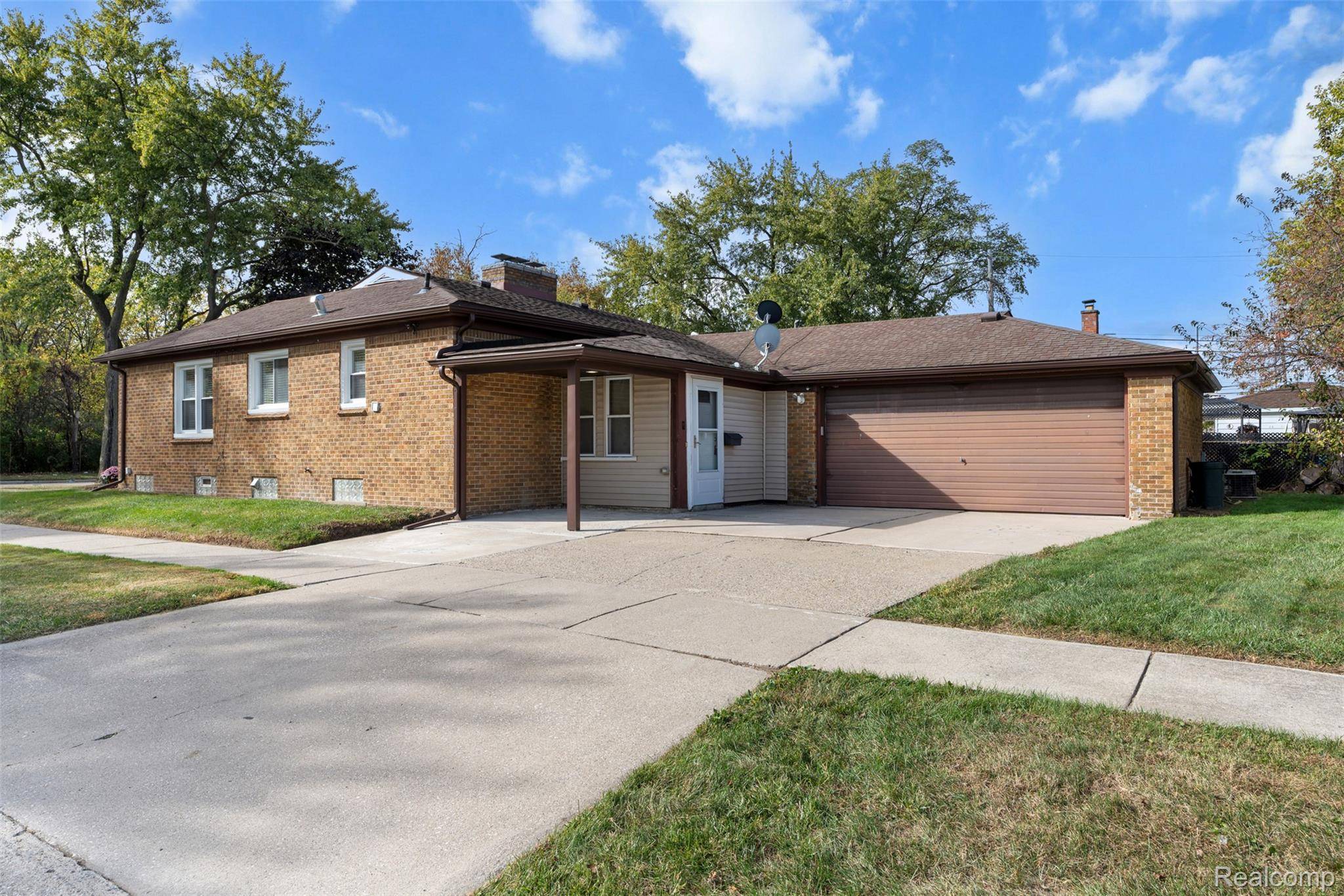 Dearborn Heights, MI 48127,23902 Ann Arbor TRL