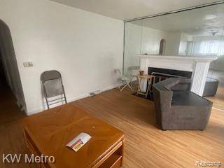 Detroit, MI 48228,9297 Hartwell ST