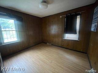 Detroit, MI 48228,9297 Hartwell ST