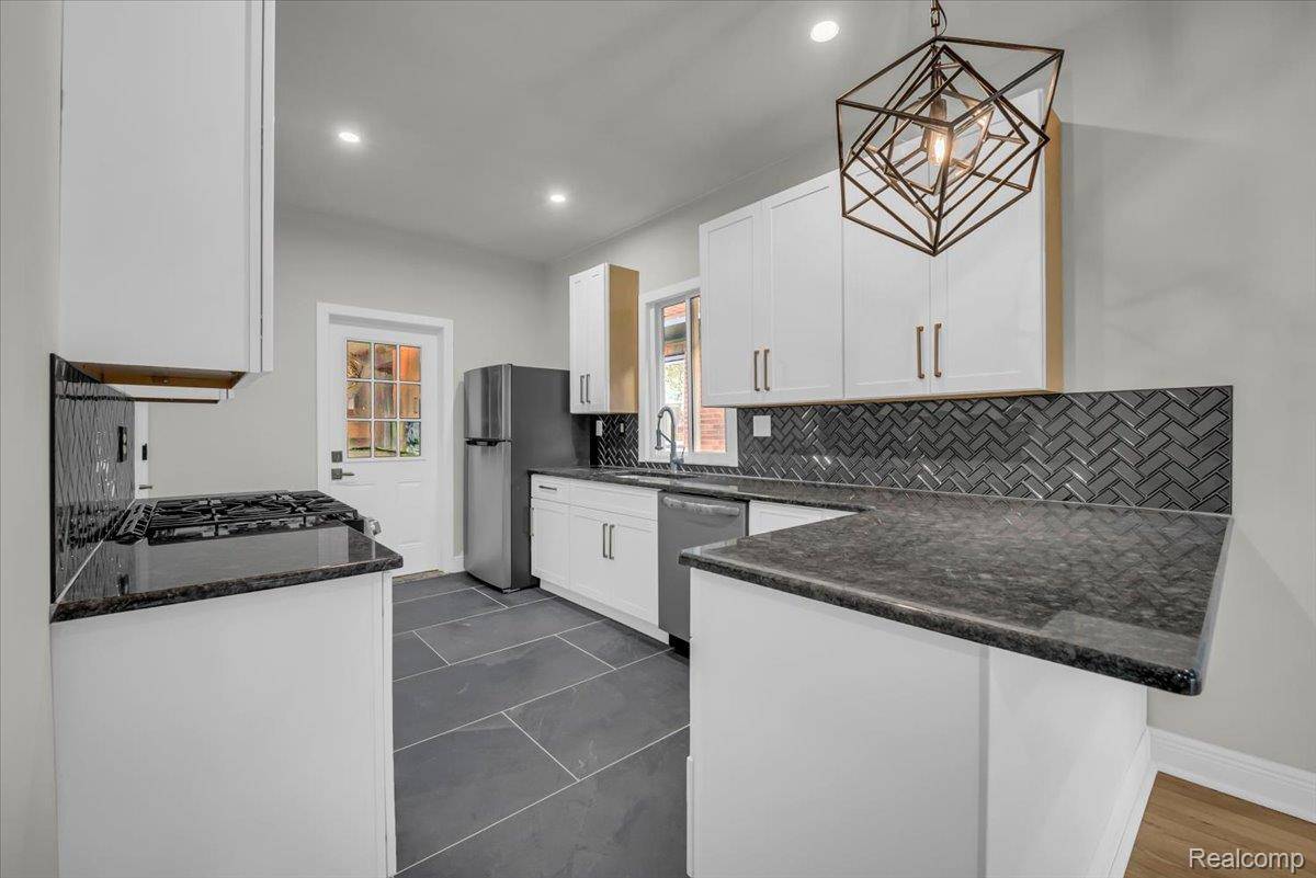 1502 Virginia Park ST, Detroit, MI 48206