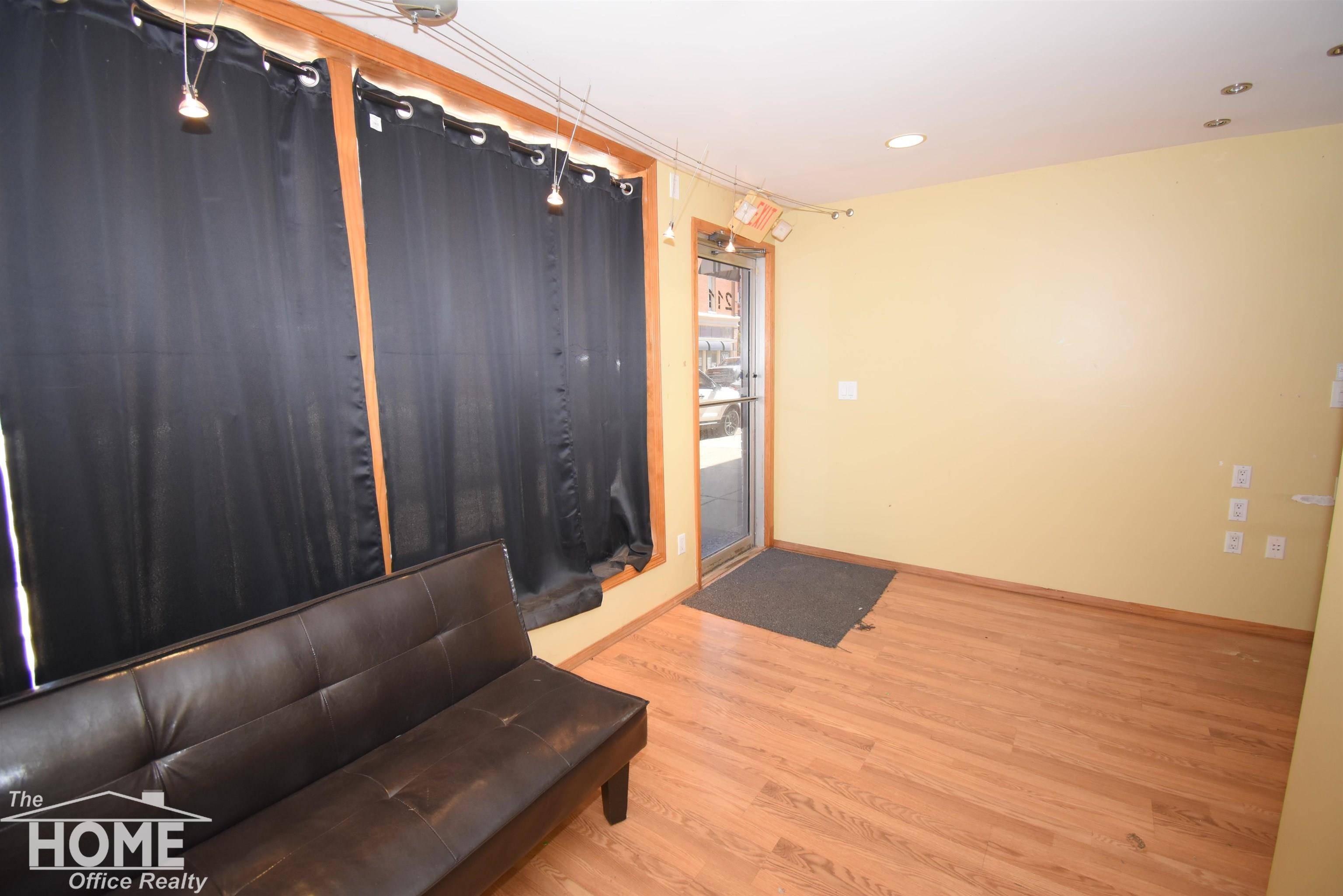 Owosso, MI 48867,211-213 N Ball ST