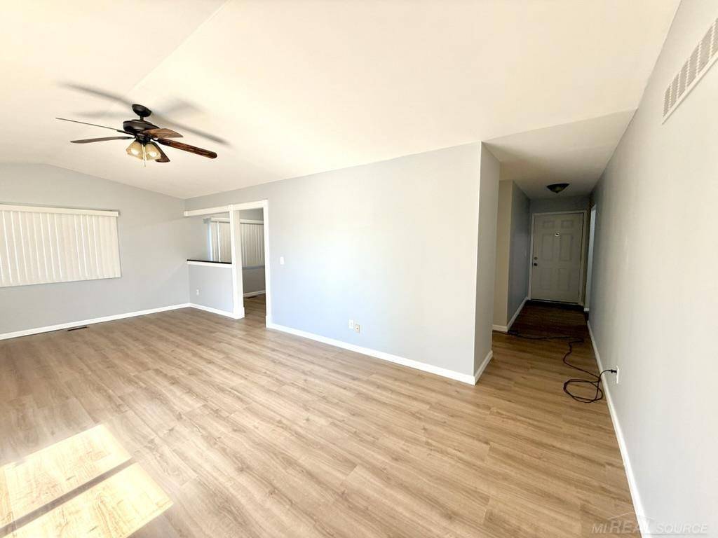 Warren, MI 48088,13510 Angela DR