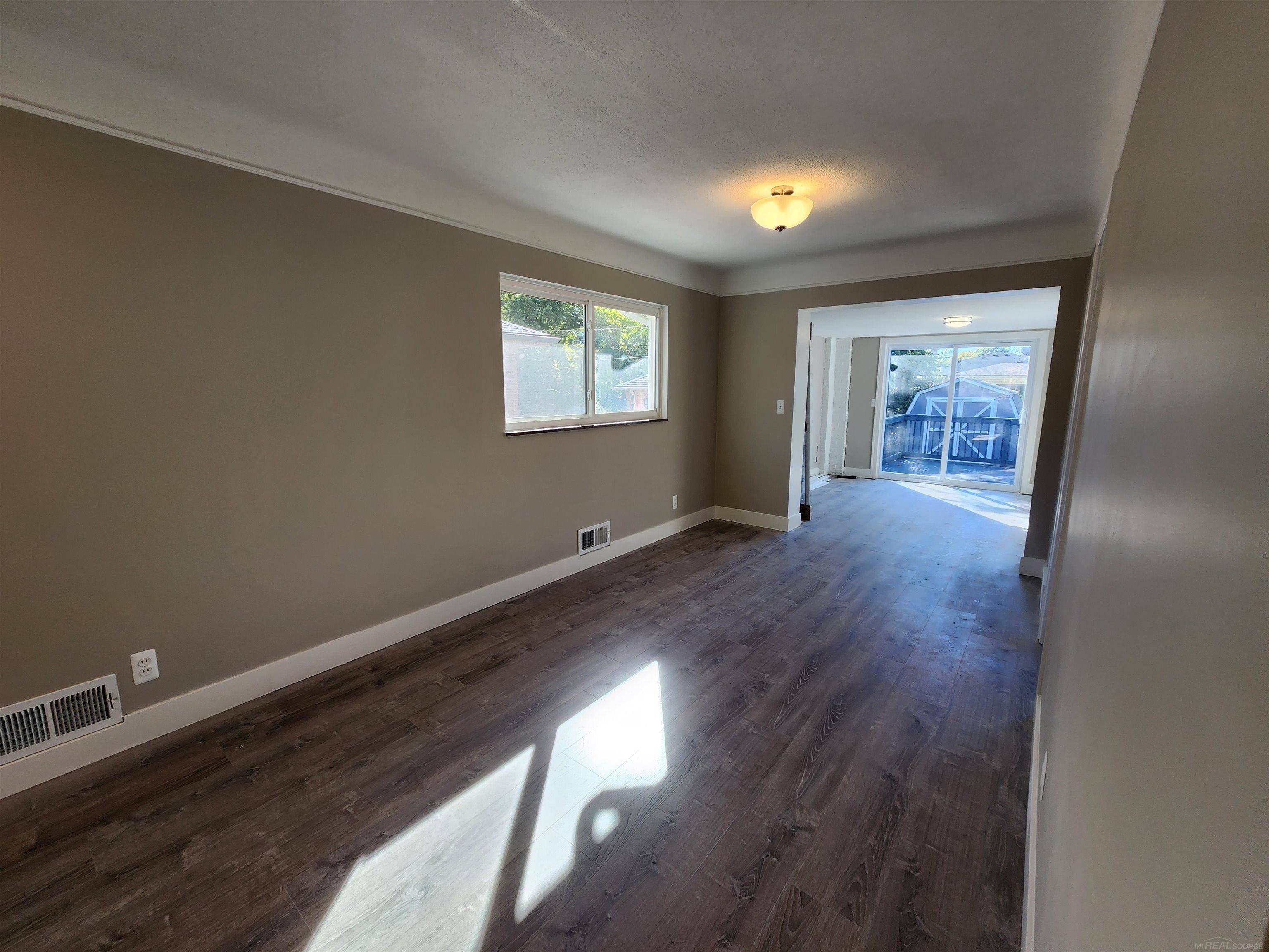 Oak Park, MI 48237,15121 Oak Park BLVD