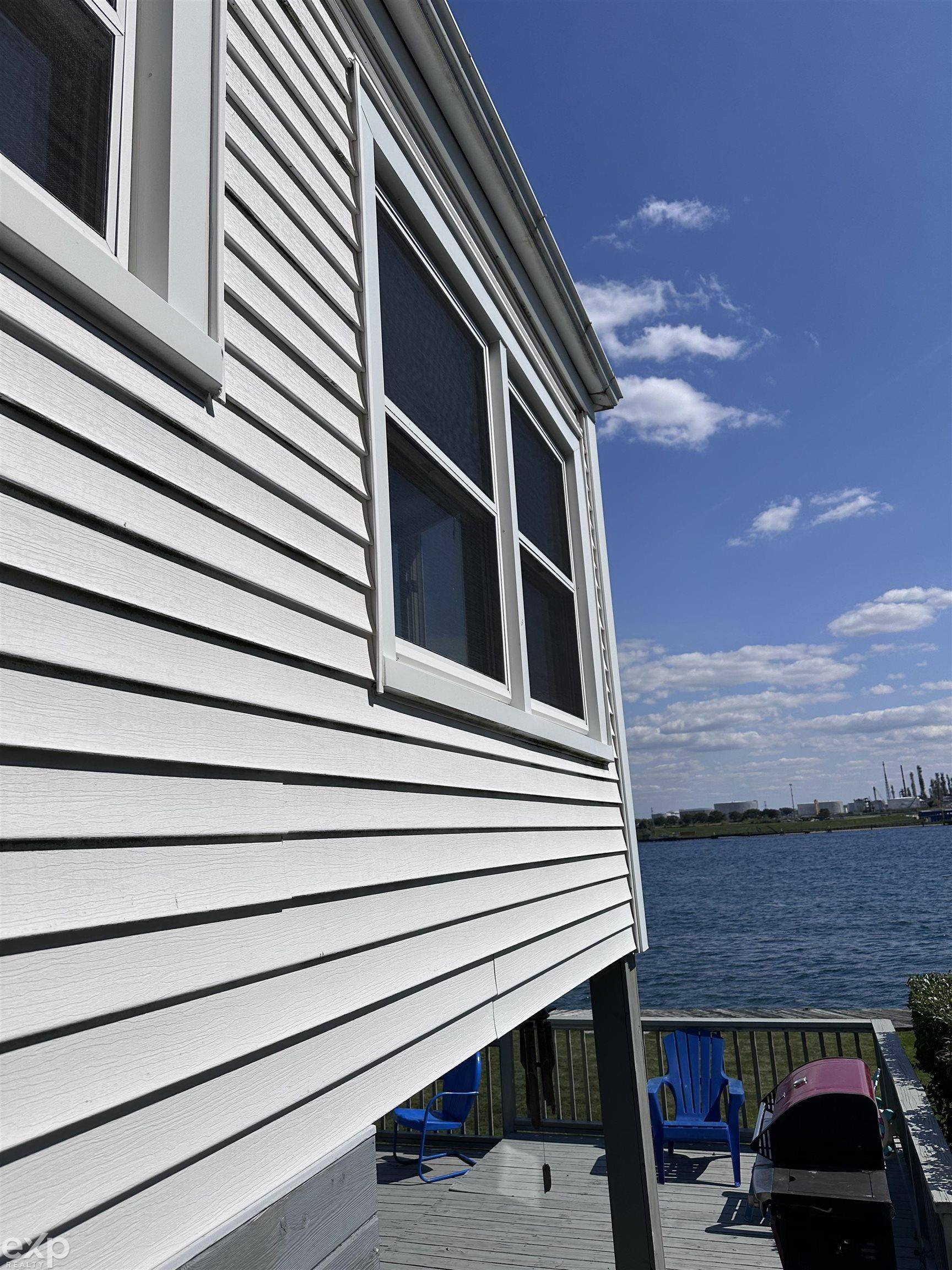 Port Huron, MI 48060,3830 Military ST