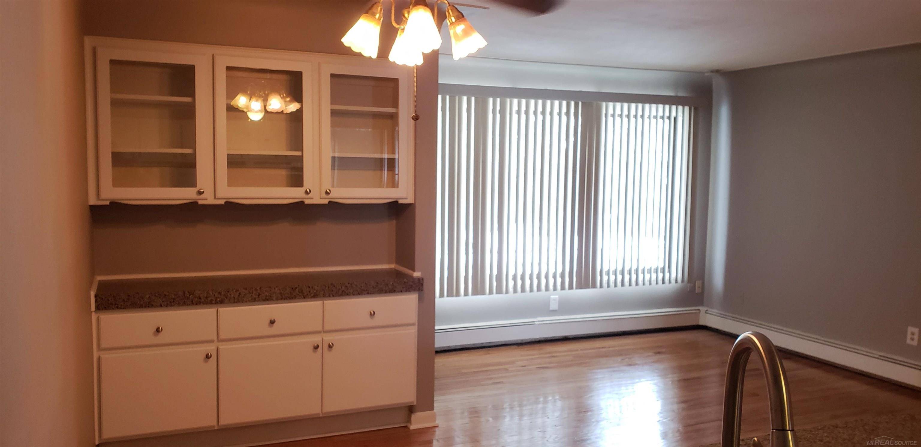 Waterford, MI 48328,995 N Cass Lake RD