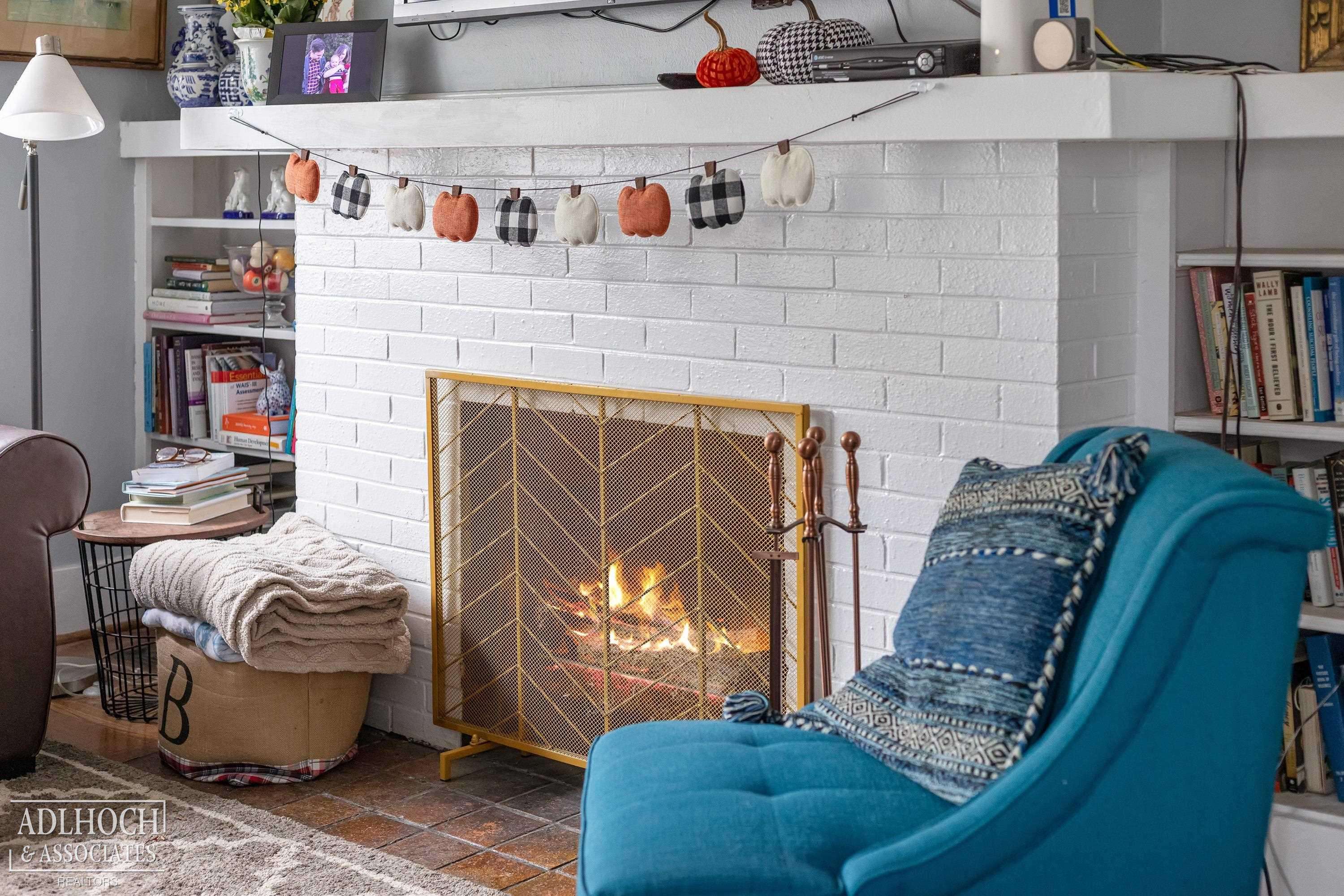 296-298 Rivard BLVD, Grossepointecity_wayne, MI 48230