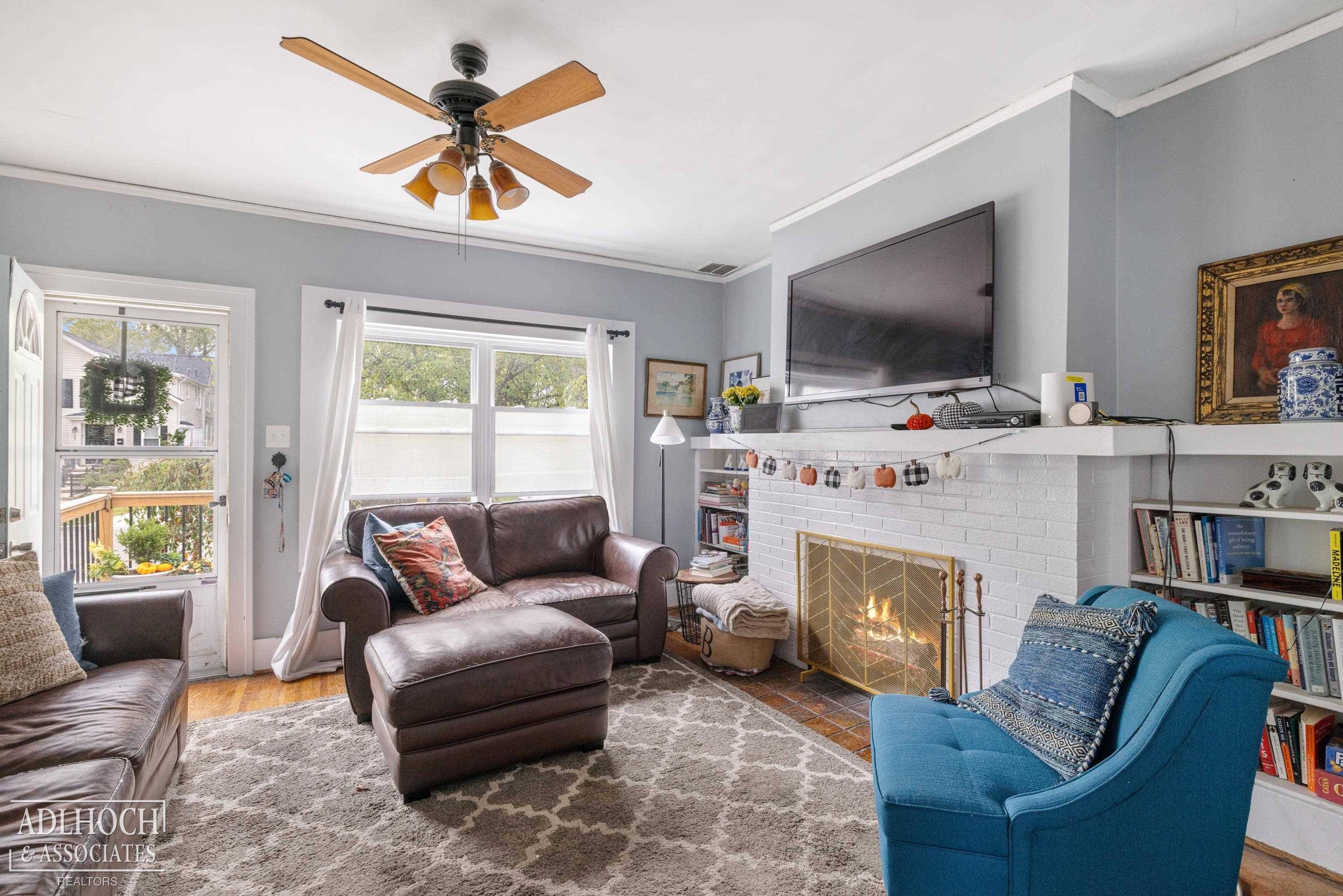 296-298 Rivard BLVD, Grossepointecity_wayne, MI 48230