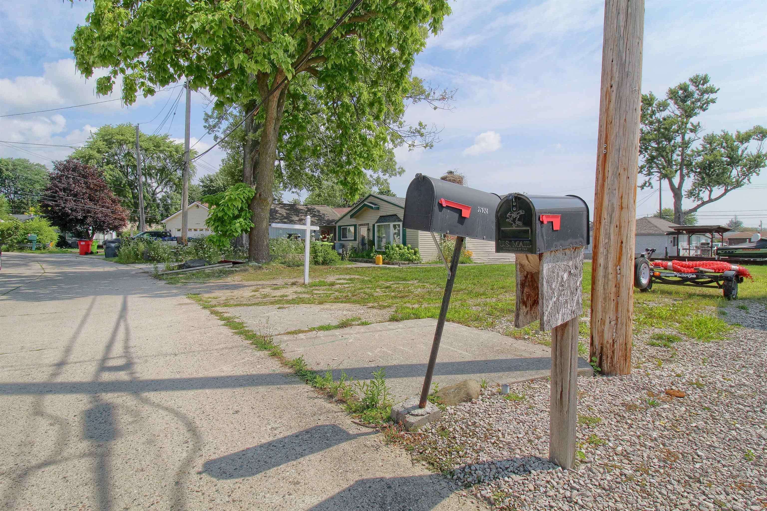 37924 Maplehill ST, Harrisonchartertownship_macomb, MI 48045