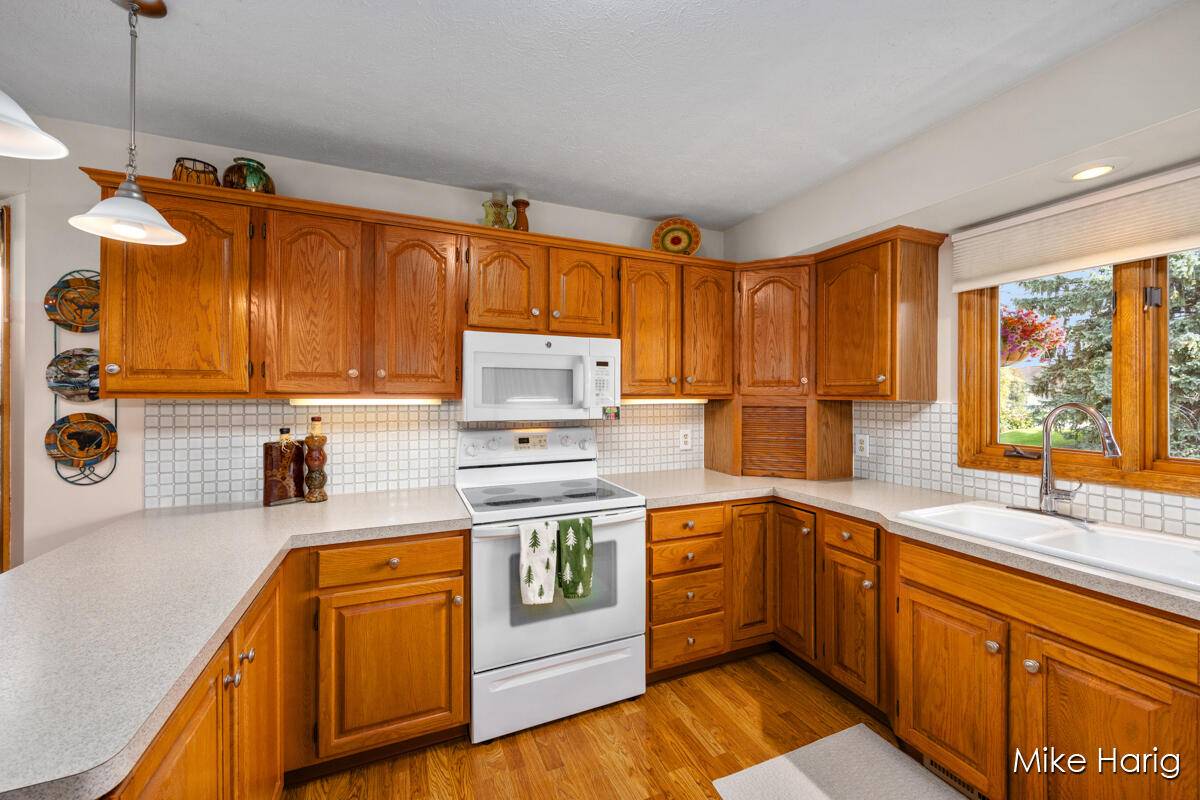 Hudsonville, MI 49426,6293 Eastridge DR