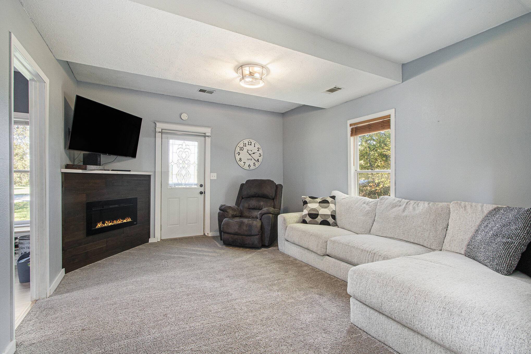 Paw Paw, MI 49079,35499 Co Rd 358