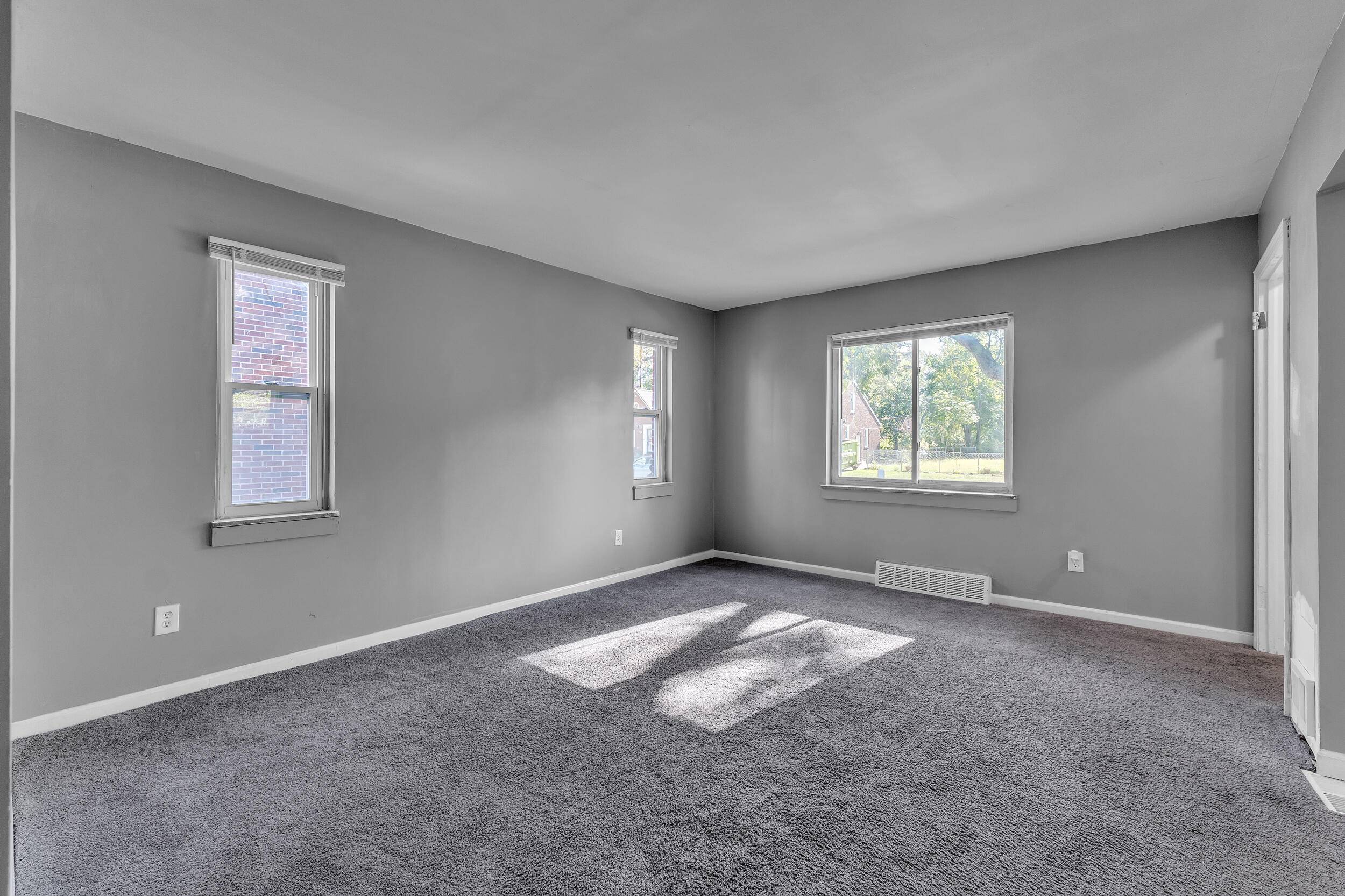 Detroit, MI 48224,10904 Mogul ST