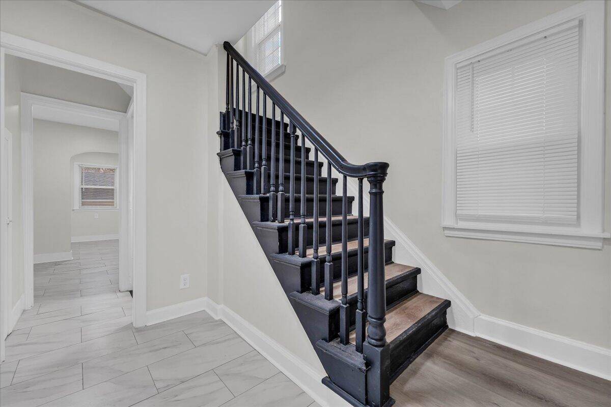 Detroit, MI 48227,15213 Mettetal ST