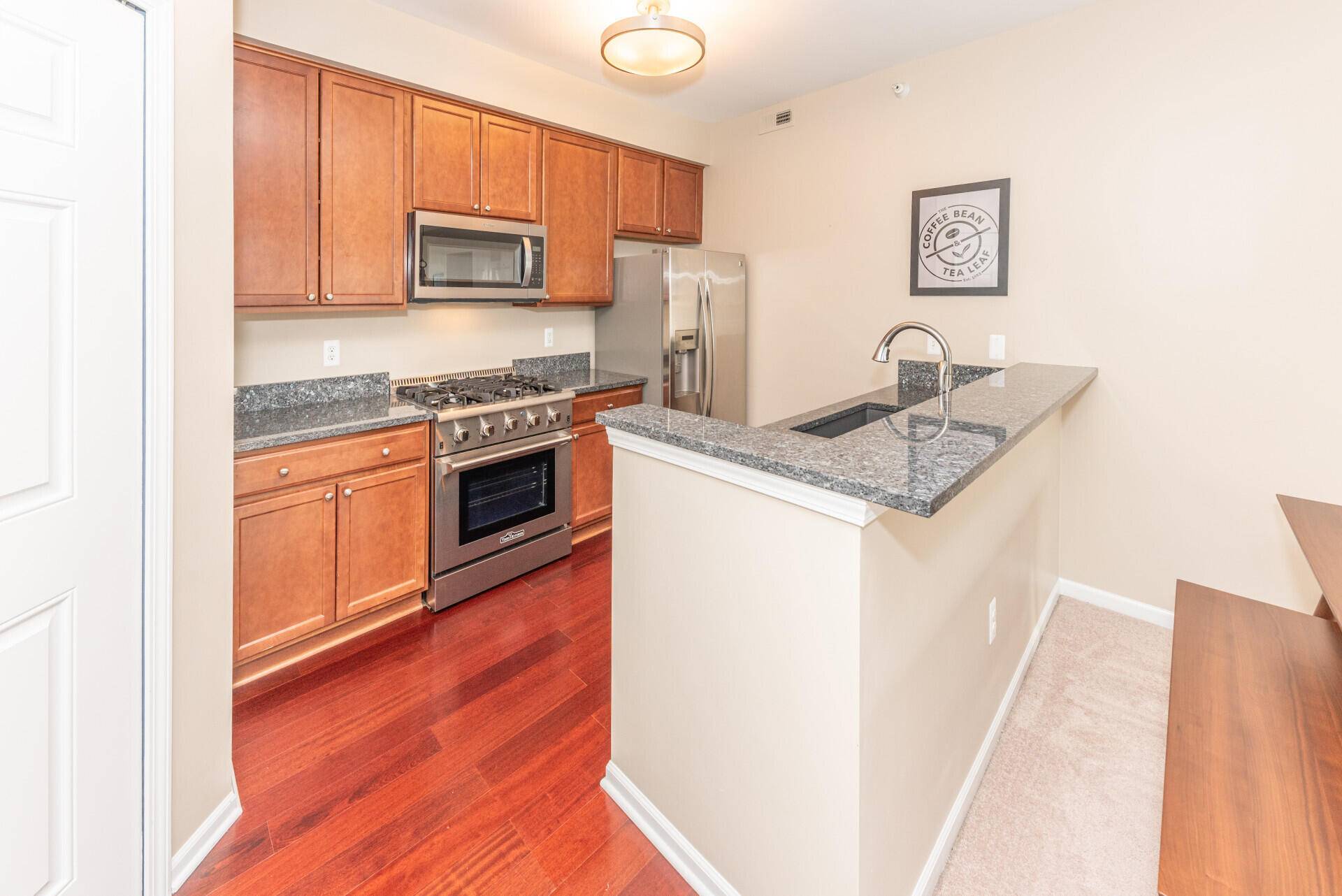 Ann Arbor, MI 48103,1008 W Summerfield Glen CIR