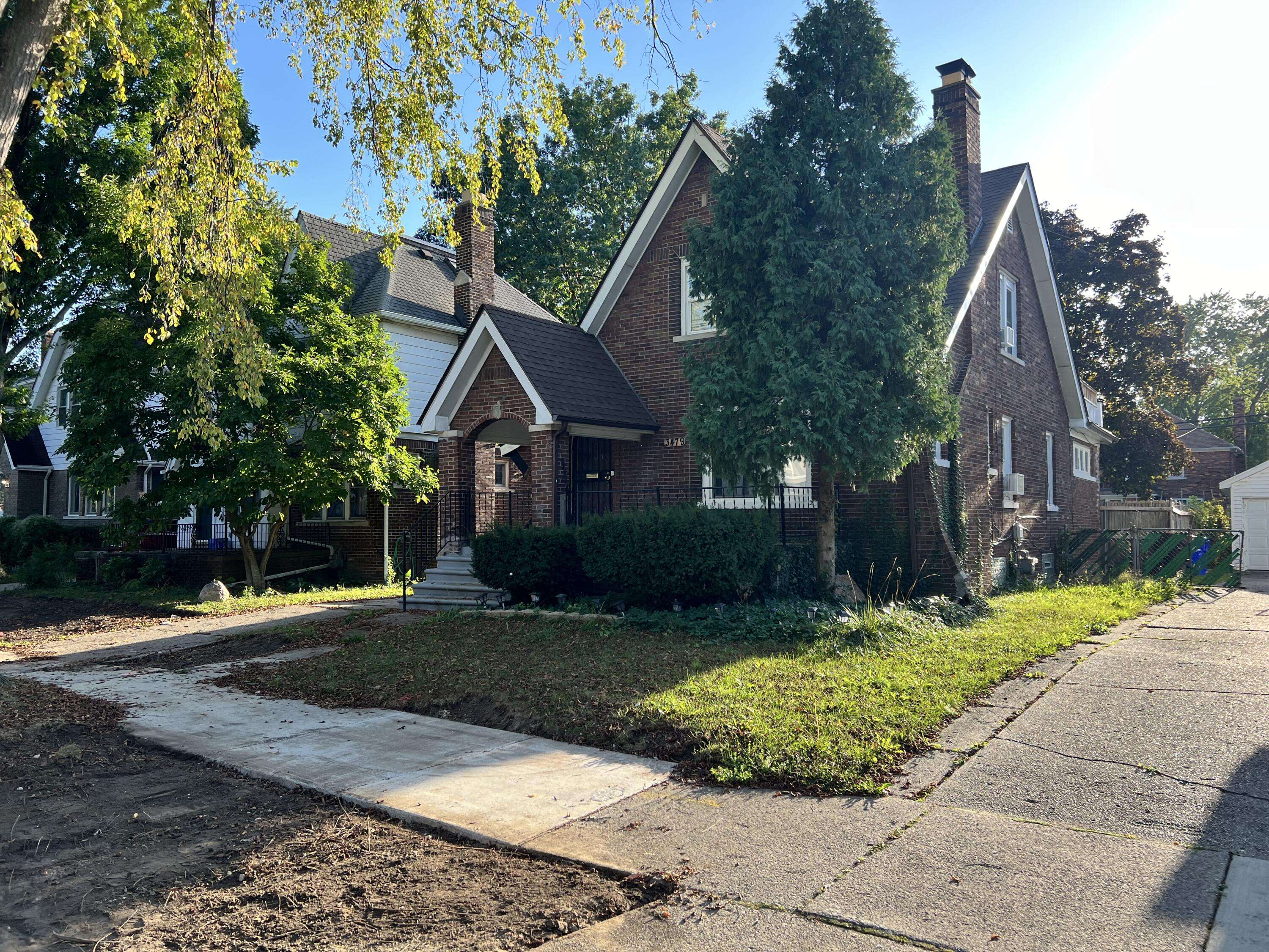 Detroit, MI 48224,3479 Courville ST