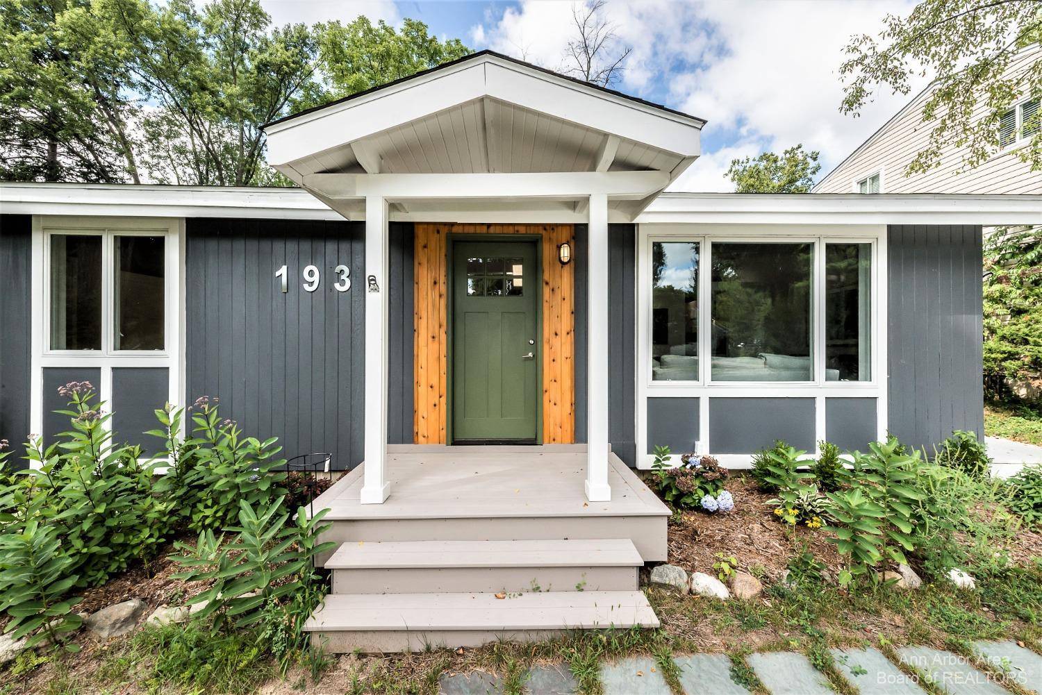 Ann Arbor, MI 48104,1933 Camelot RD