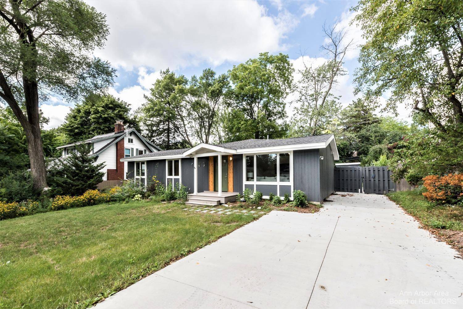Ann Arbor, MI 48104,1933 Camelot RD