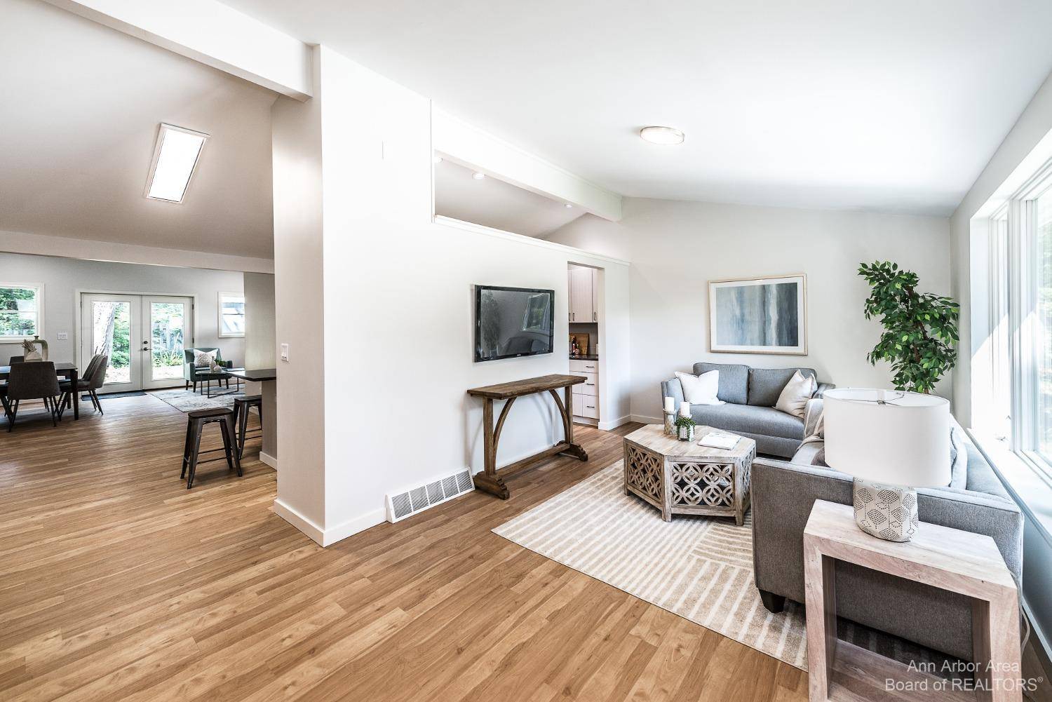 Ann Arbor, MI 48104,1933 Camelot RD