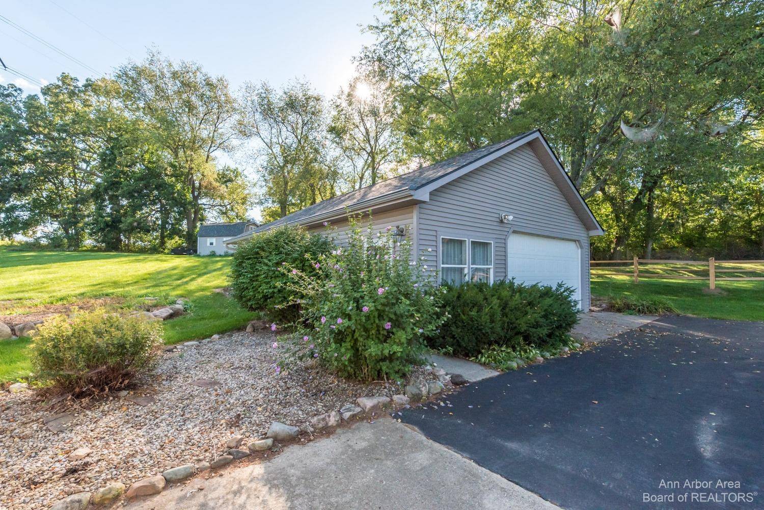 Dexter, MI 48130,4311 Dexter Pinckney RD