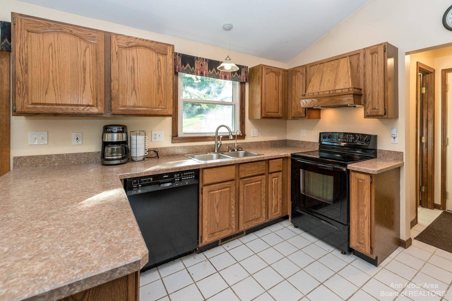 Dexter, MI 48130,4311 Dexter Pinckney RD